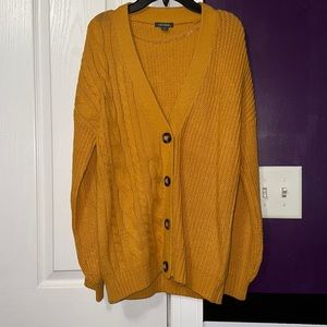 Cozy fall sweater. Never worn